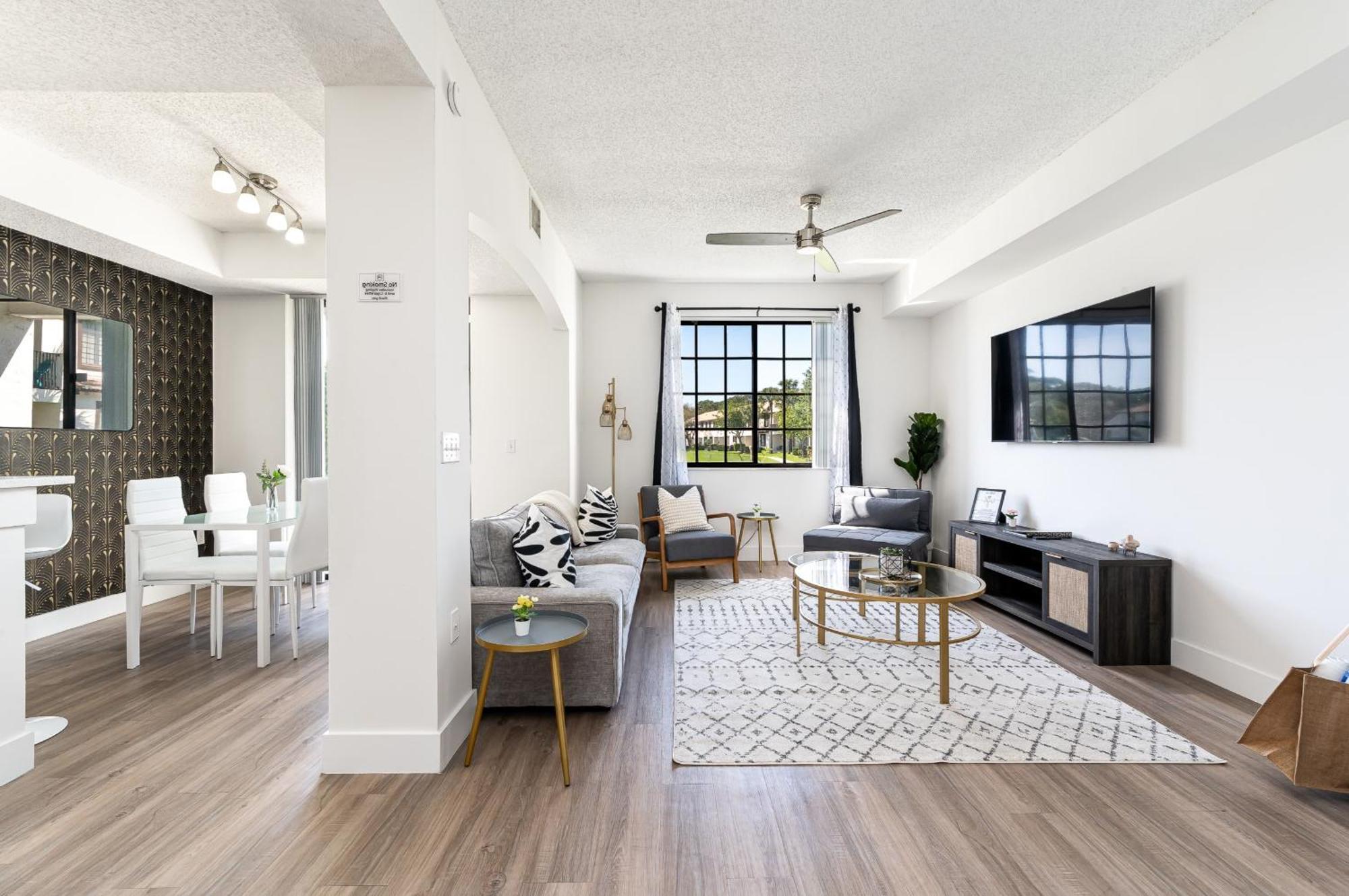 דלריי ביץ' Newly Renovated Townhome With King Bed מראה חיצוני תמונה